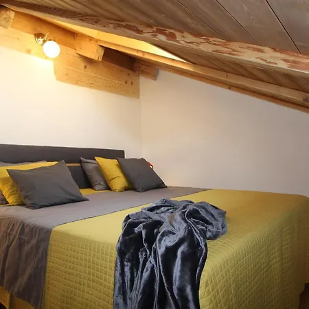 Roza's Nest By Isa Badkleinkirchheim * באד קליניקירשהיים