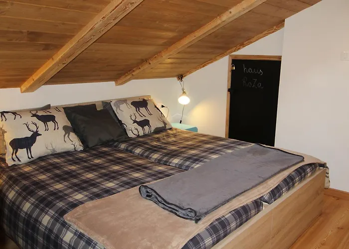 Roza's Nest By Isa Badkleinkirchheim *